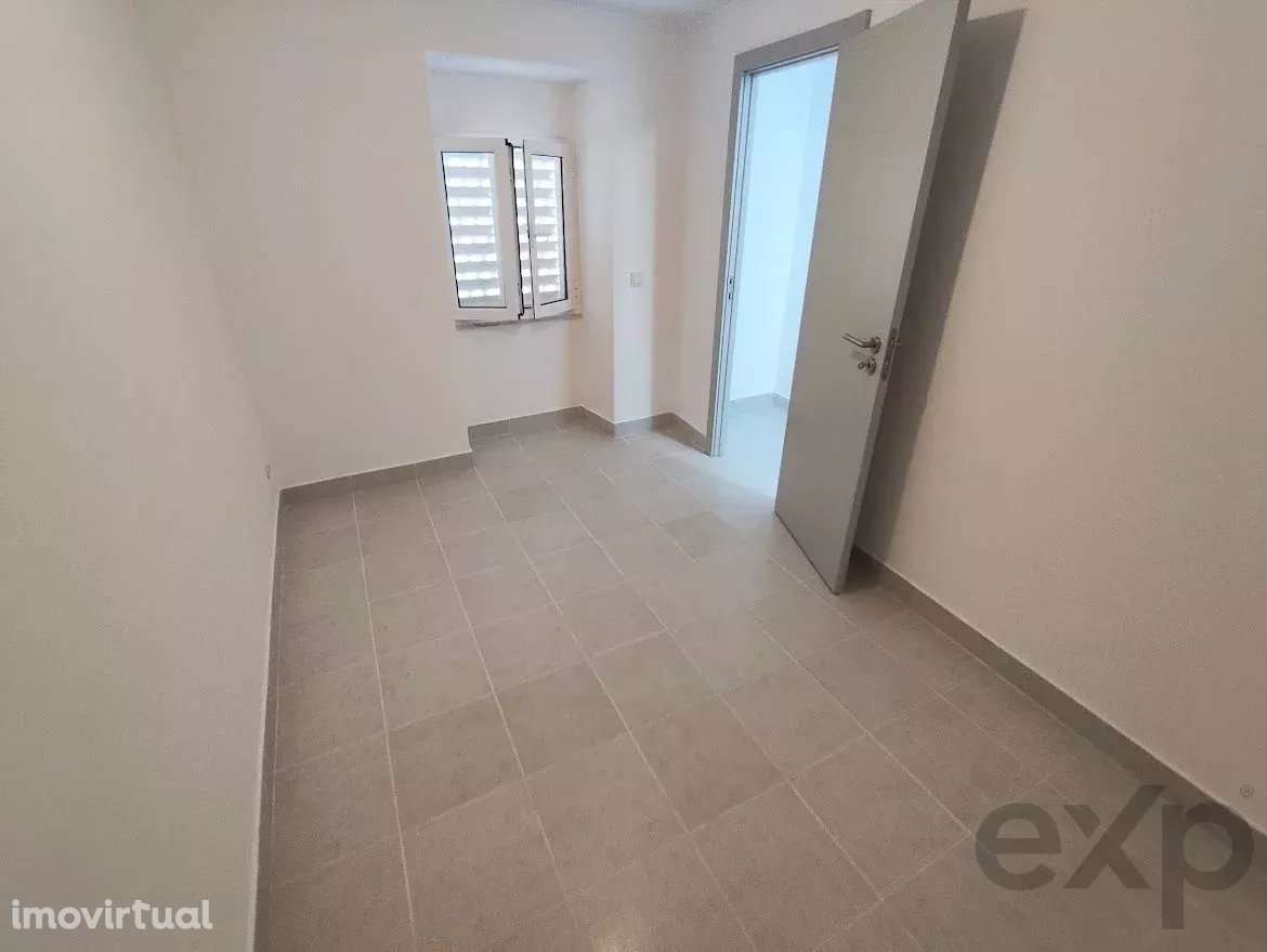 Moradia T3 com logradouro - Grande imagem: 4/15