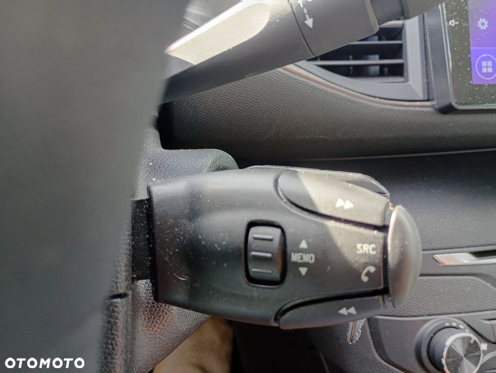 Peugeot 308 SW 1.6 BlueHDi Access S&S - 11