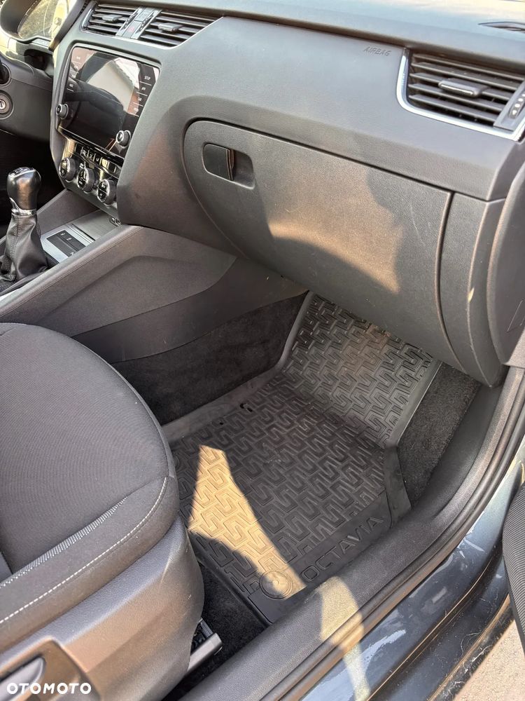 Skoda Octavia 1.4 TSI Ambition - 17