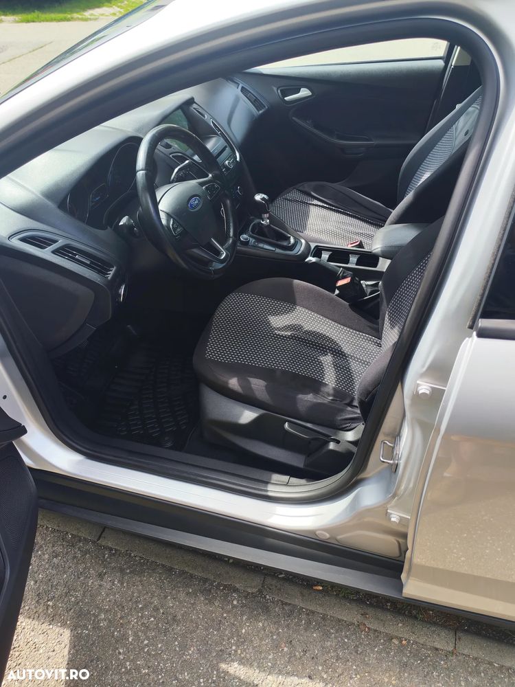 Ford Focus - 8
