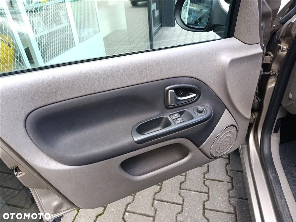 Renault Thalia 1.2 16V All Inclusive Euro5 - 10
