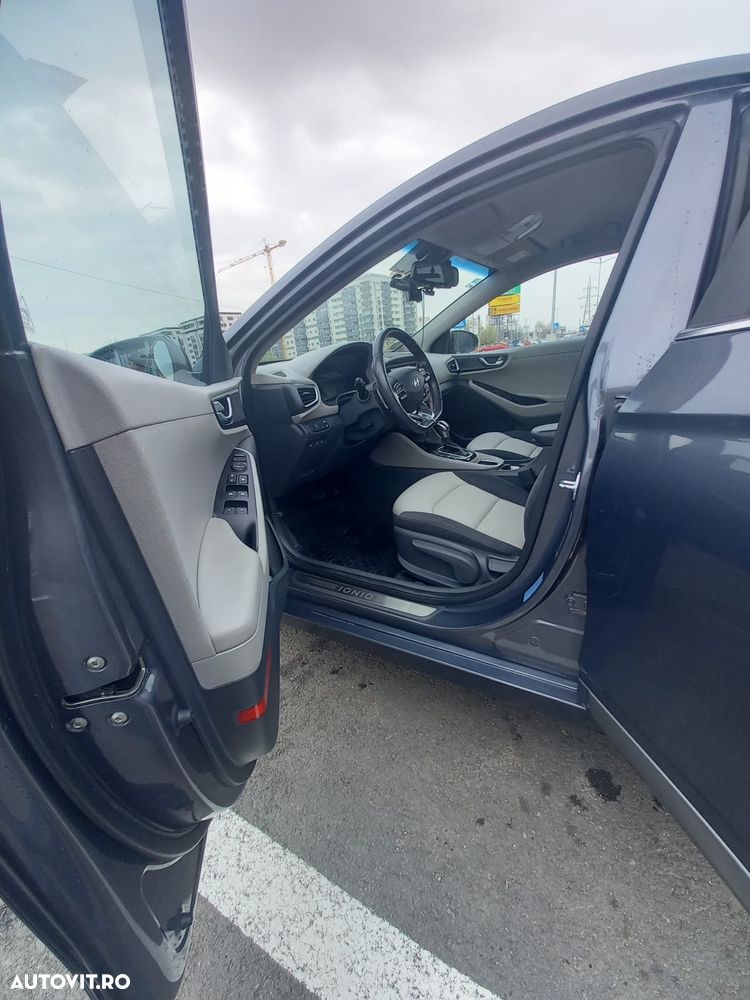 Hyundai IONIQ - 11