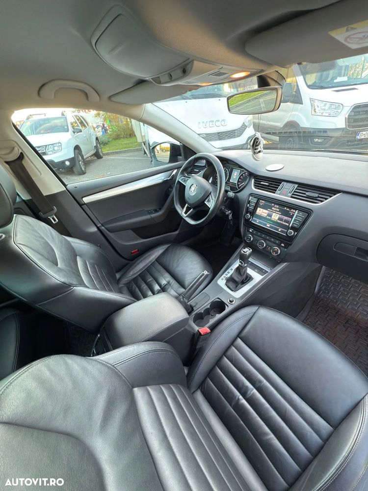 Skoda Octavia 2.0 TDI 4x4 DSG Style - 18