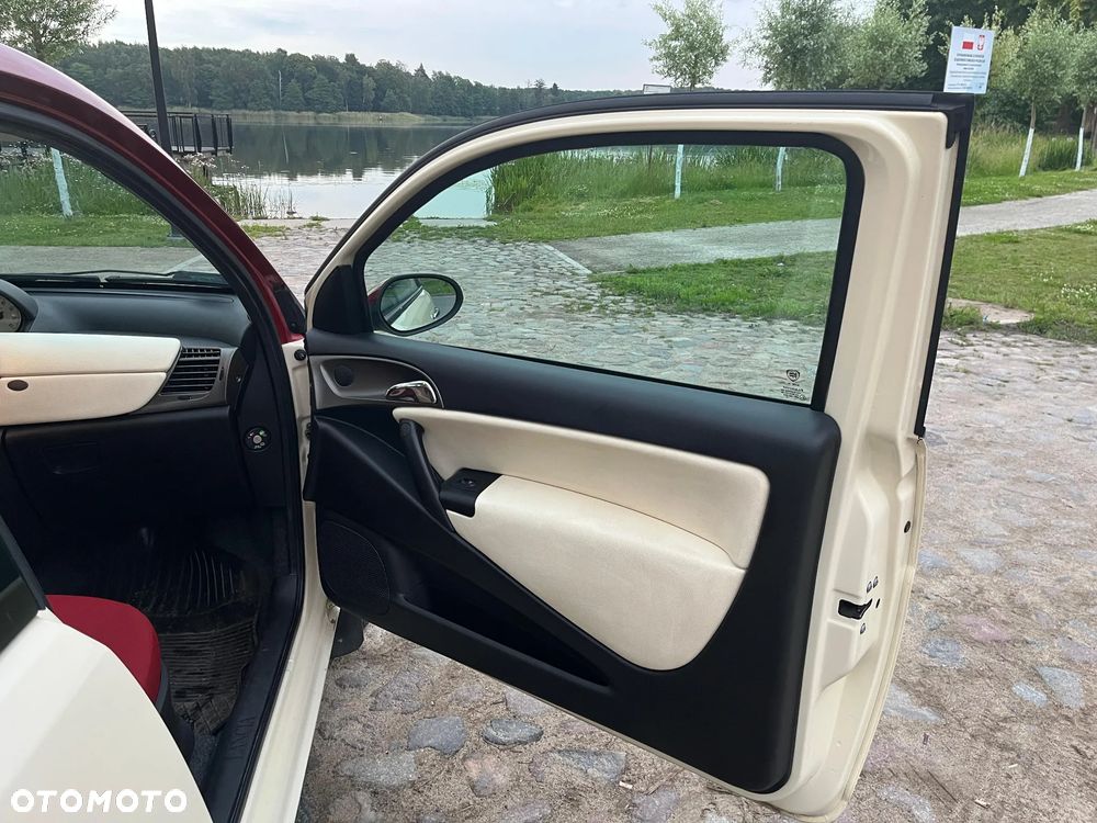 Lancia Ypsilon 1.4 16V Elegante Plus - 8