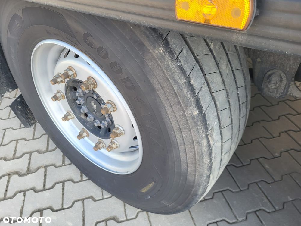 Schmitz Cargobull ThermoKing SLXi300; DOST; Uchwyty promowe, Paleciara - 8