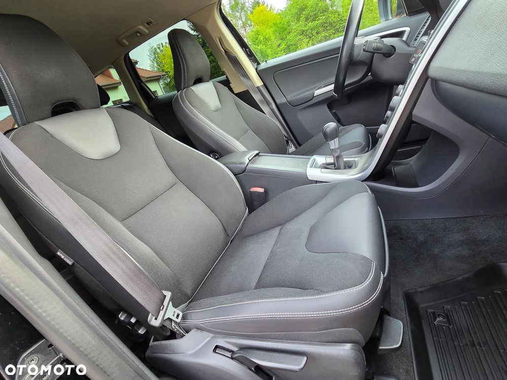 Volvo XC 60 D5 AWD Edition Pro - 39