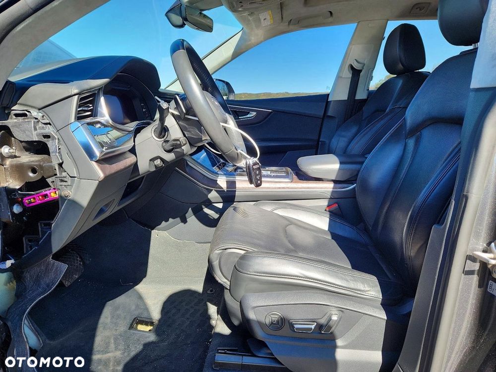 Audi Q8 SUV TFSI quattro 250 kW tiptronic S line business - 8