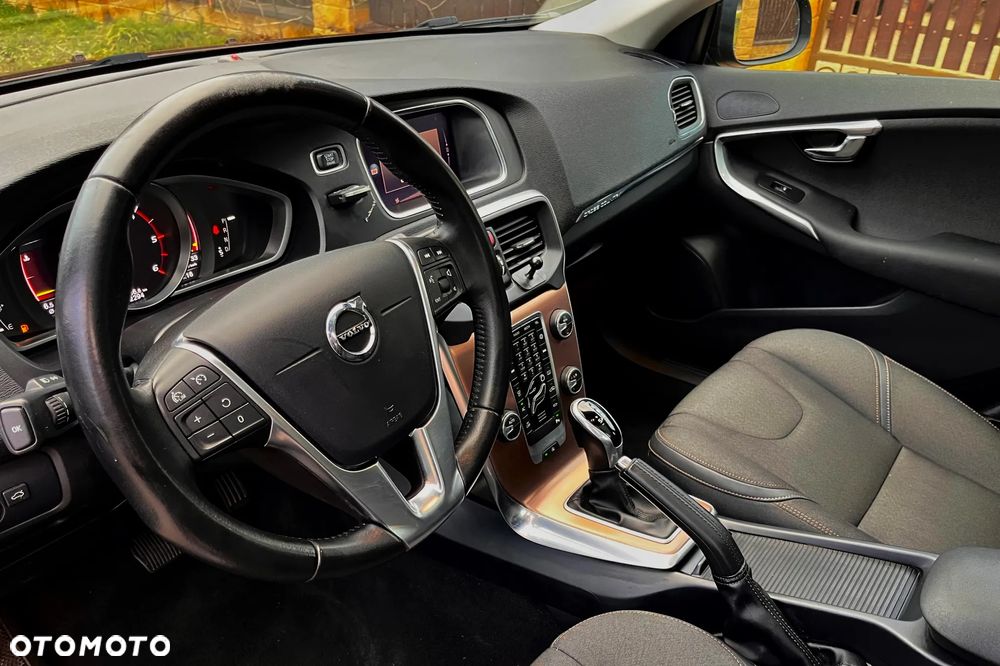 Volvo V40 Cross Country D2 Geartronic Momentum - 36