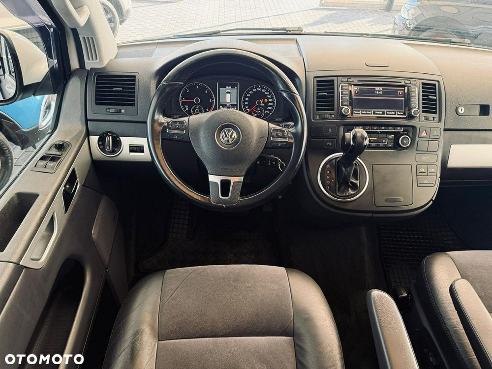 Volkswagen Multivan - 24