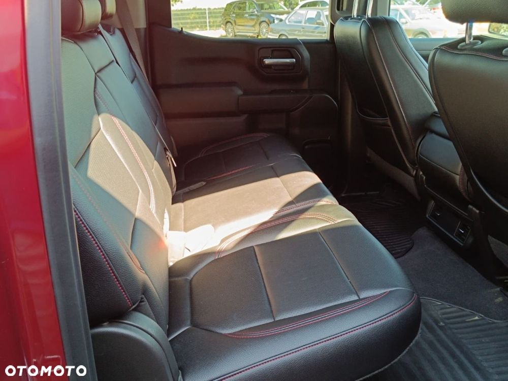 Chevrolet Silverado - 26