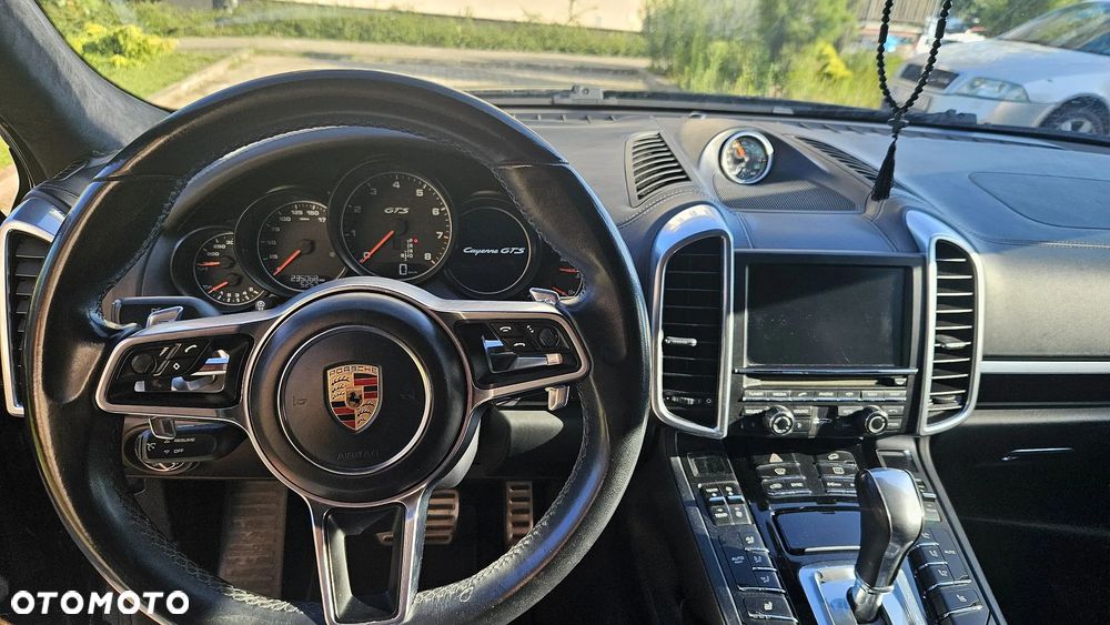 Porsche Cayenne GTS - 13