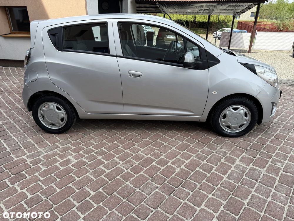 Chevrolet Spark 1.0 LT - 32