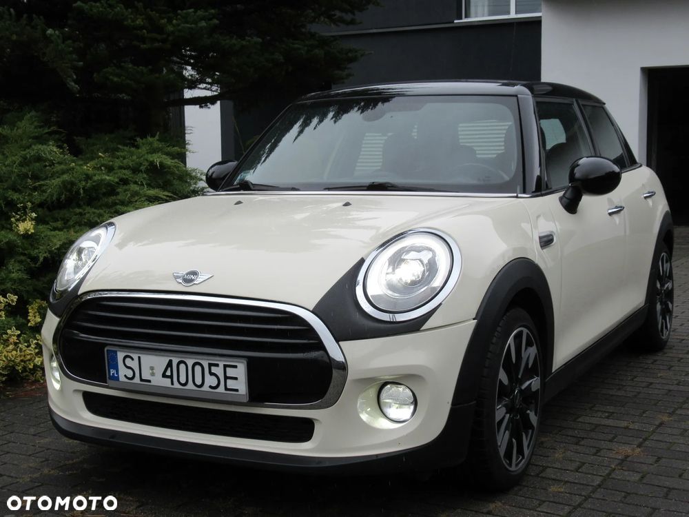 MINI Cooper Standard - 1