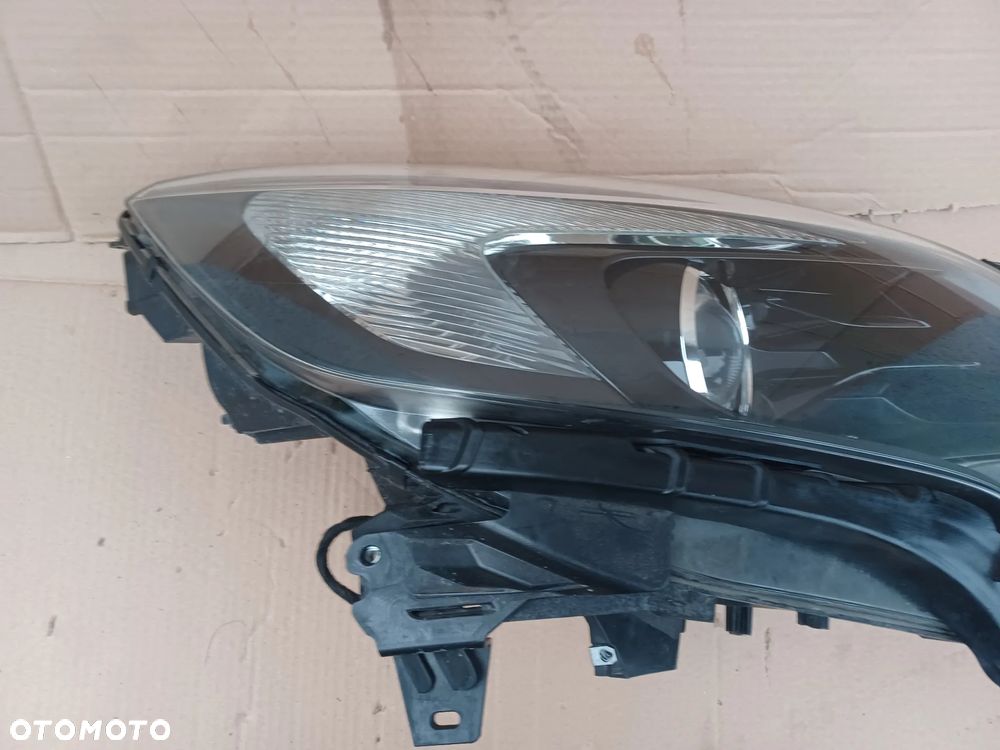 LAMPA PRZEDNIA PRAWA ZAFIRA C EUROPA - 11