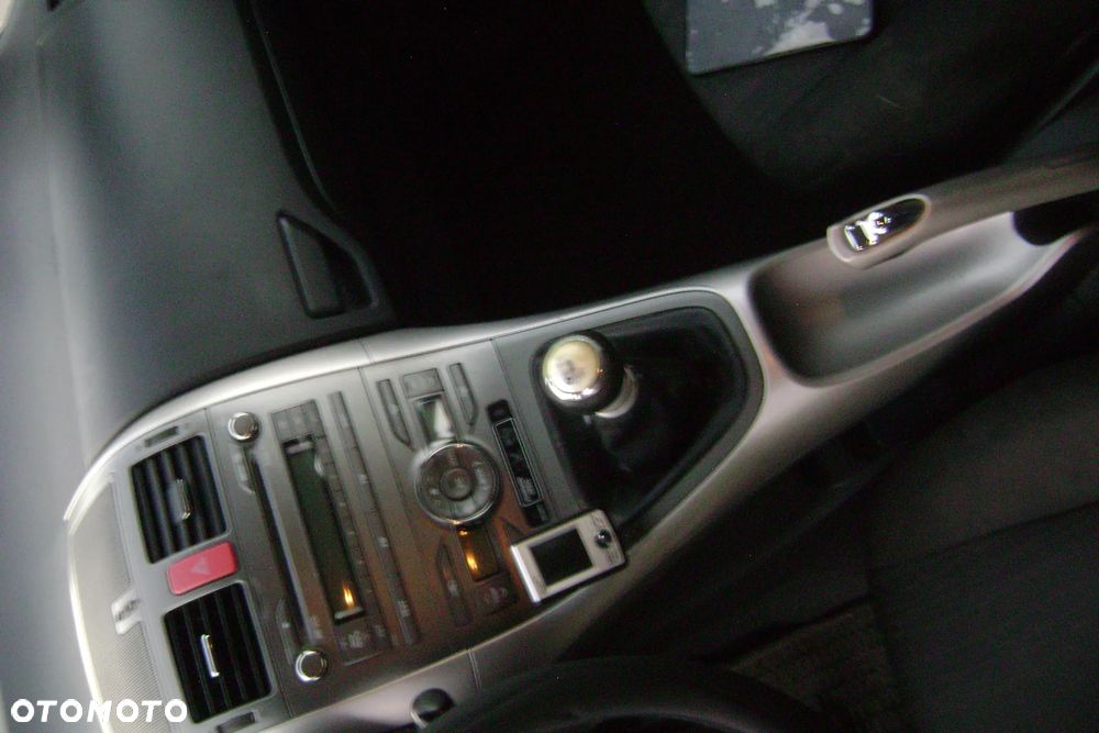 Toyota Auris 1.4 D-4D 2010 - 11