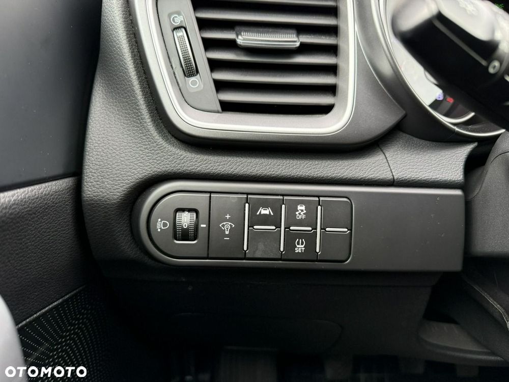 Kia Ceed - 24