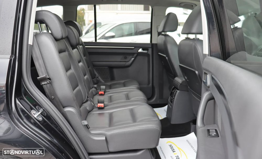 VW Touran 1.6 TDI Blue.Highline 5L - 17