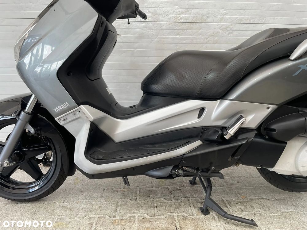 Yamaha X-max - 25