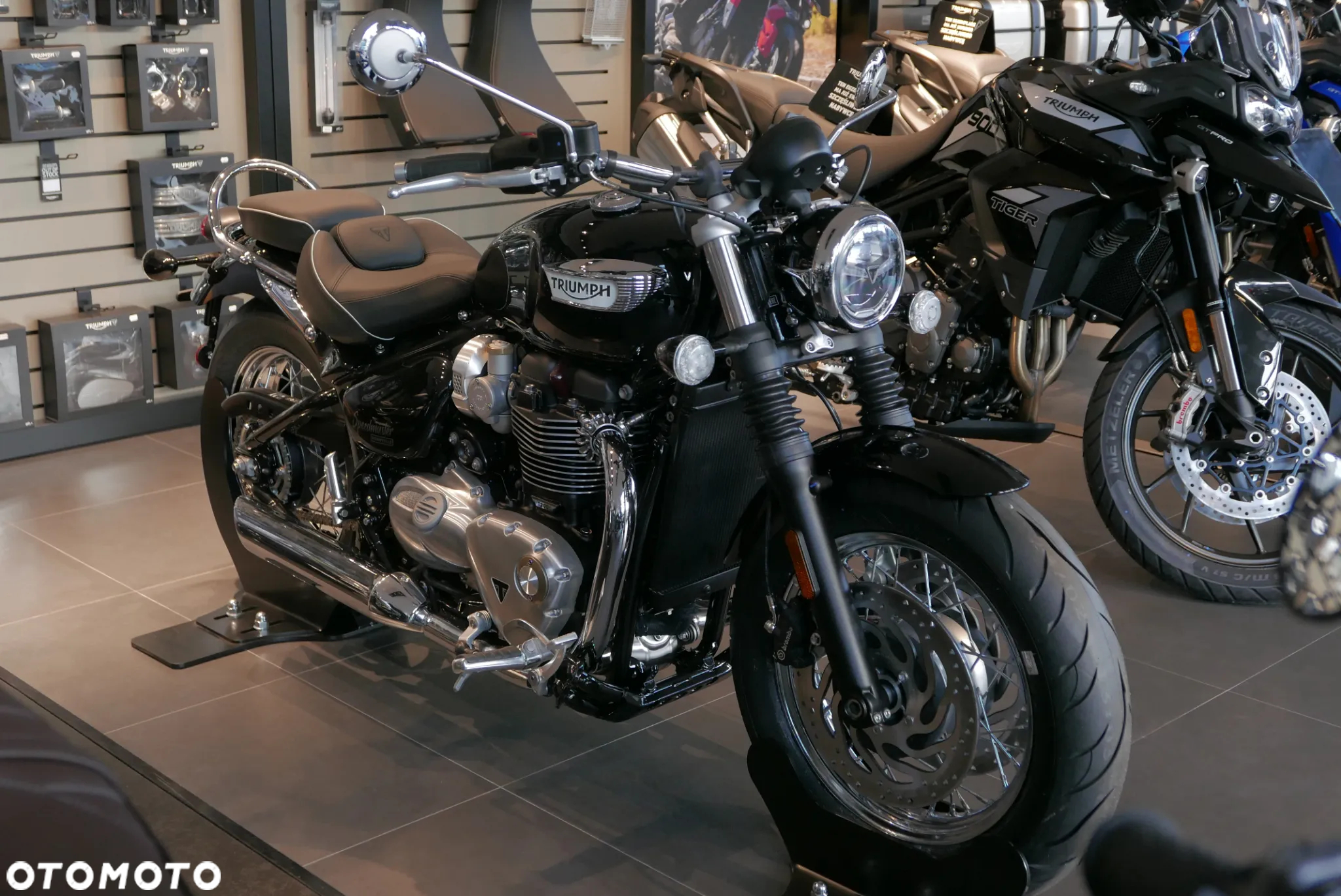 Triumph Bonneville - 2