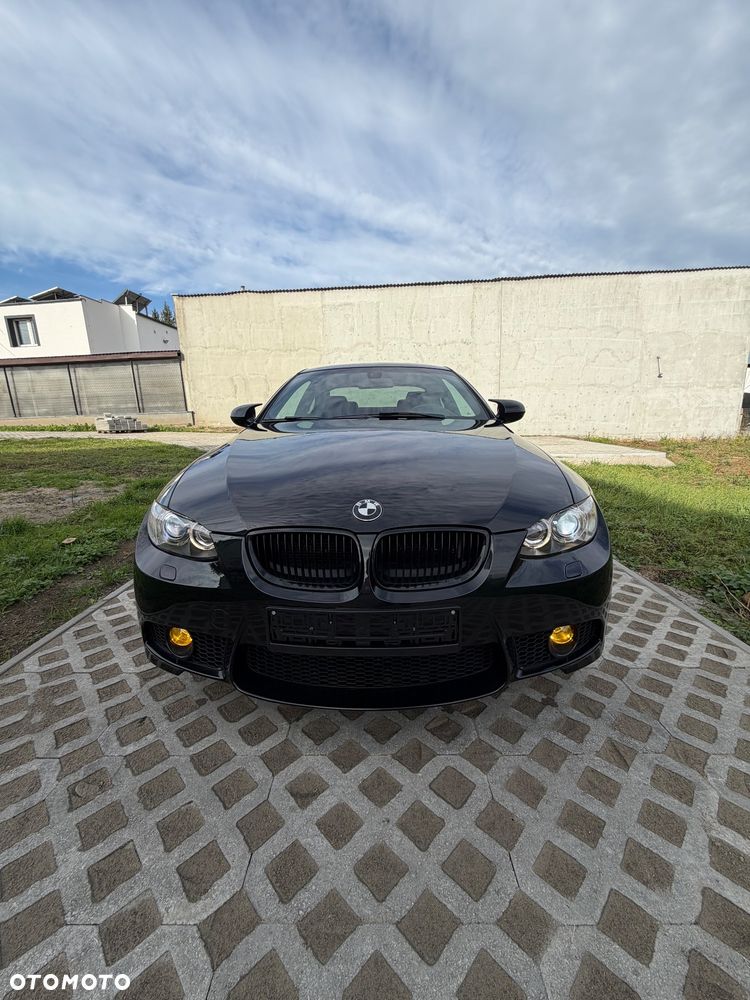 BMW 3 Series 2010 photo 3