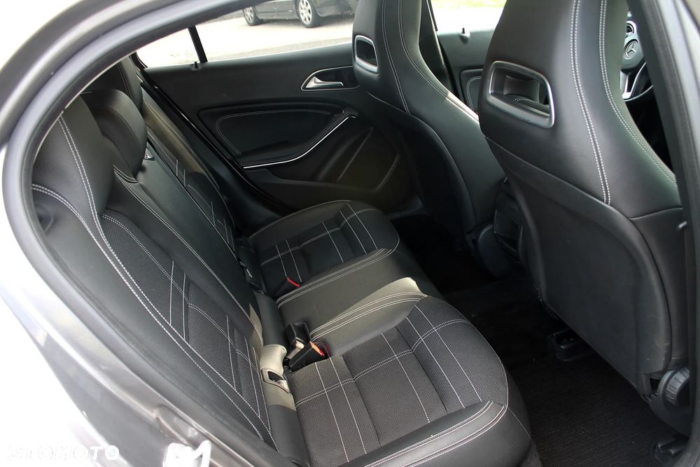 Mercedes-Benz GLA 200 (CDI) d 7G-DCT Urban - 22