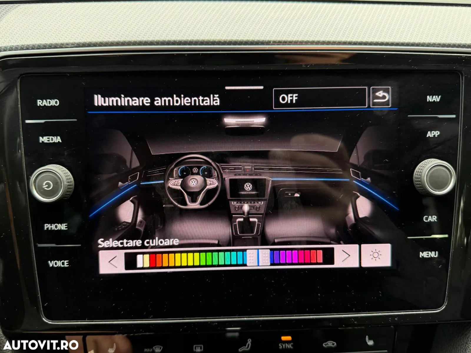 Volkswagen Passat Variant 2.0 TDI SCR DSG Business - 30