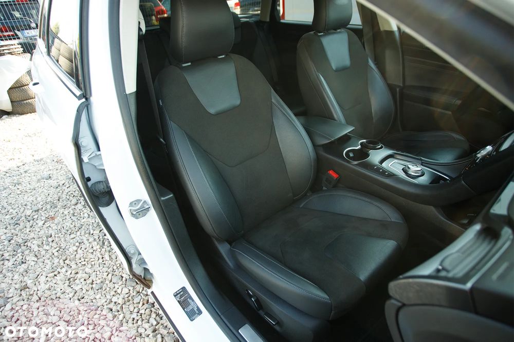 Ford Mondeo 2.0 EcoBlue Titanium - 24