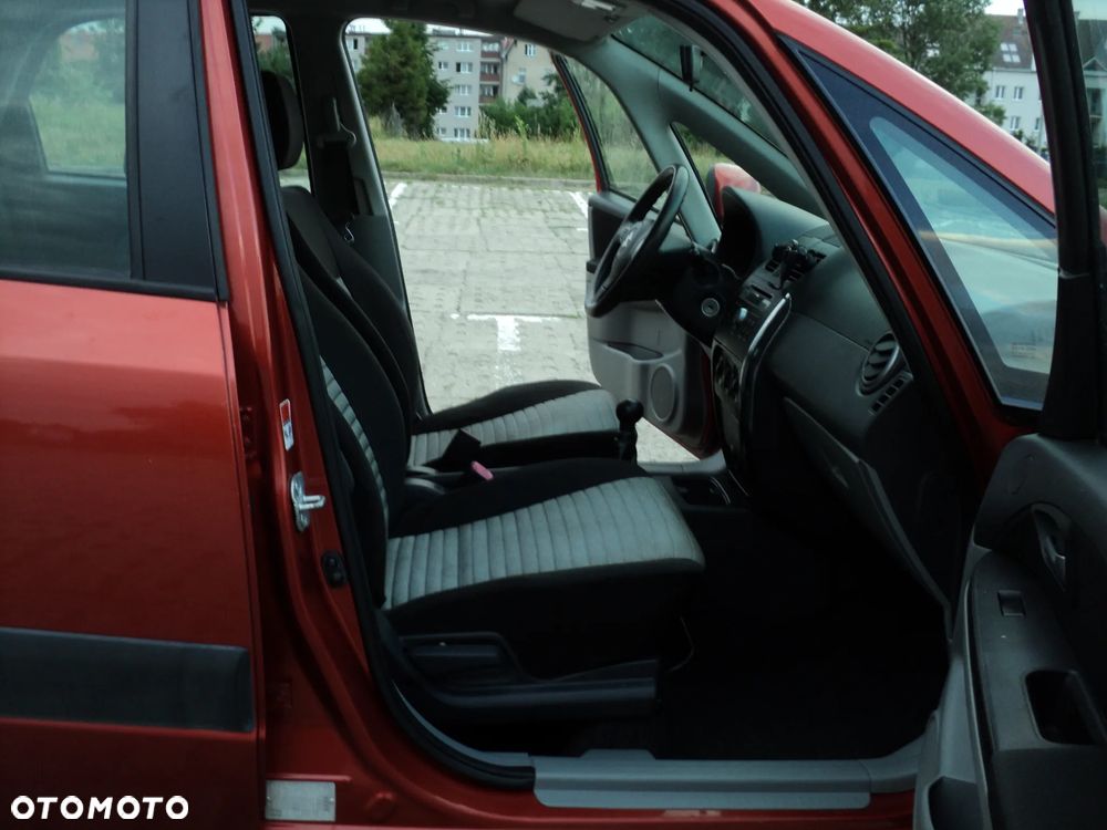 Suzuki SX4 1.6 Comfort 4WD - 14