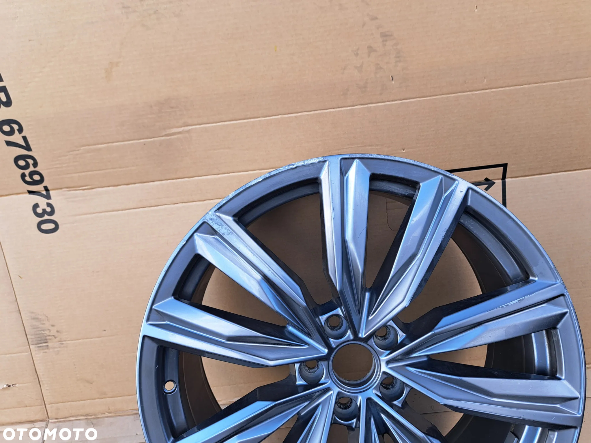 Felga aluminiowa VW Tiguan II 20 Cali 8Jx20H2 ET 41 5NA601025H 5NA601025J - 8