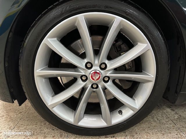 Jaguar XF 3.0 D V6 S Portfolio - 22