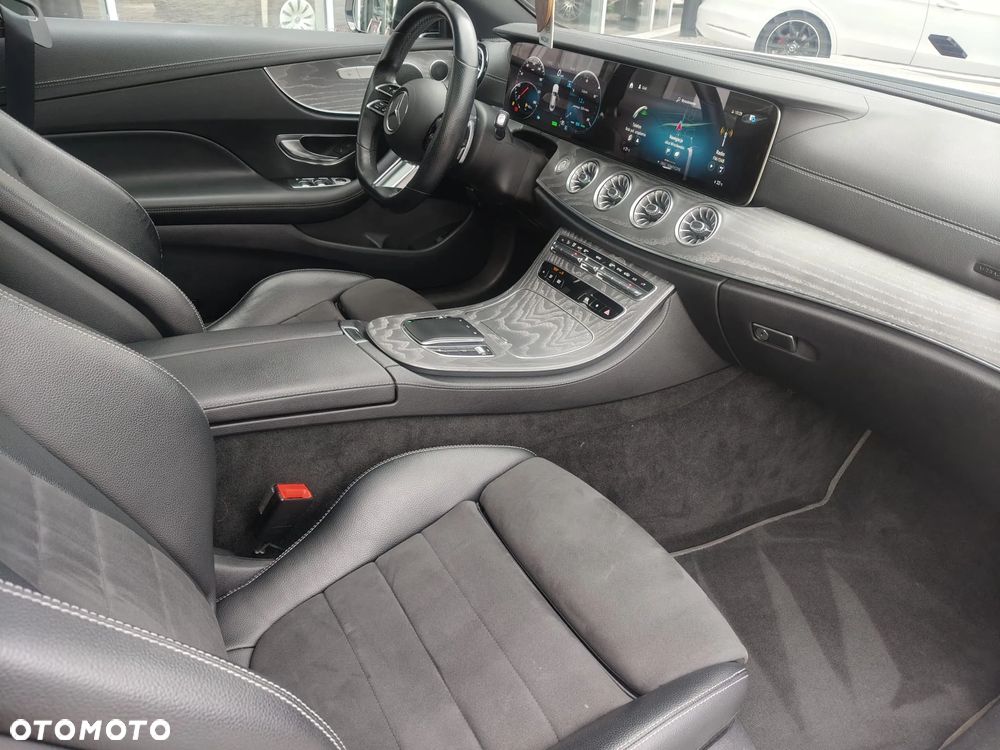 Mercedes-Benz Klasa E 200 Coupe 4-Matic 9G-TRONIC - 15