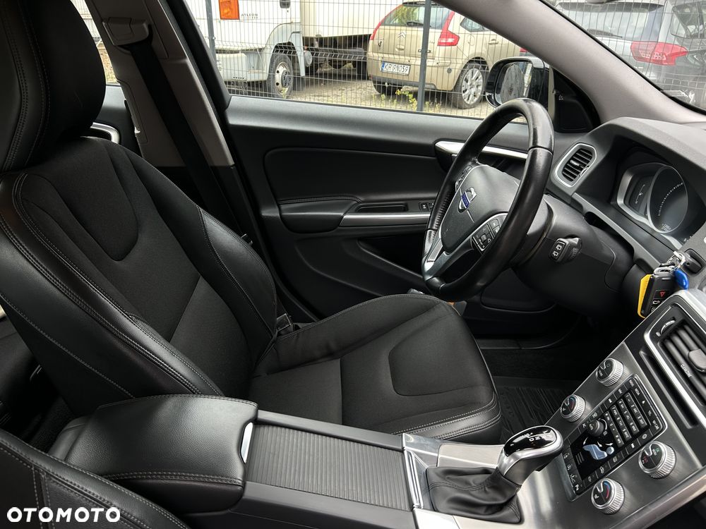 Volvo V40 Cross Country D3 Geartronic Momentum - 13