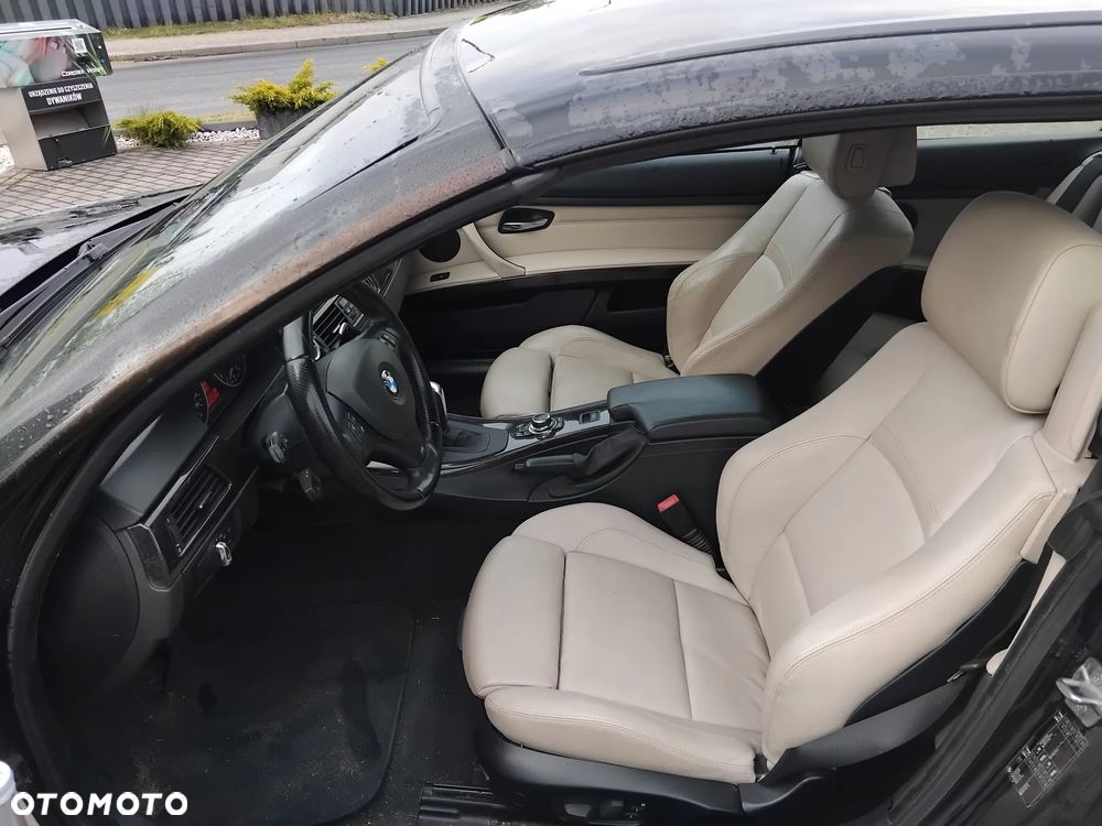 BMW Seria 3 320d DPF M Sport Edition - 3