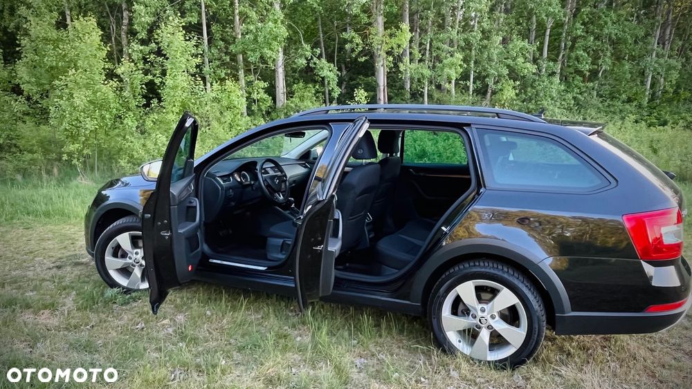 Skoda Octavia Scout 2.0 TDI 4x4 DSG - 6