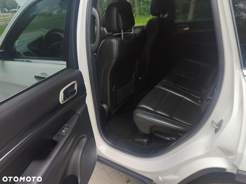 Jeep Grand Cherokee - 15
