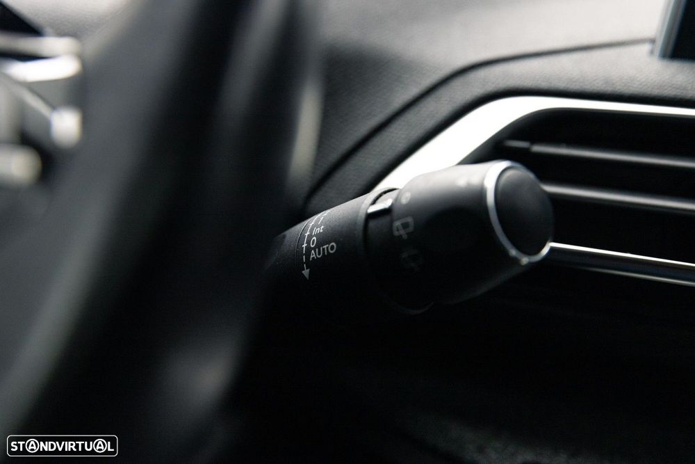 Peugeot 5008 1.5 BlueHDi Allure EAT8 - 42