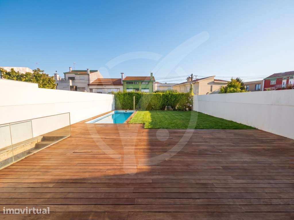Moradia T4 de Luxo com Jardim e Piscina Póvoa de Varzim - Grande imagem: 3/14