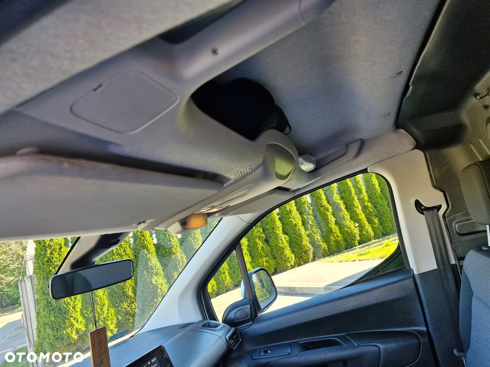 Opel COMBO - 17
