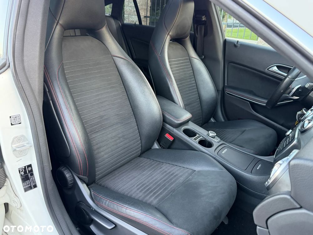 Mercedes-Benz CLA 200 d 4Matic 7G-DCT AMG Line - 10