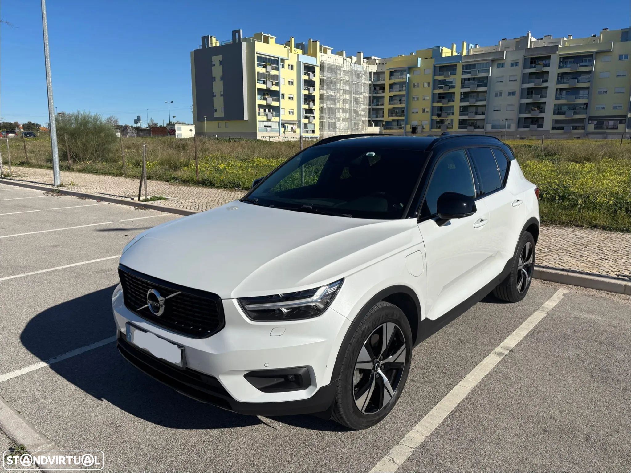 Volvo XC 40 1.5 T4 PHEV R-Design - 1