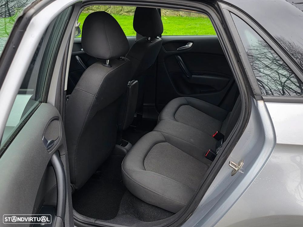 Audi A1 Sportback 1.6 TDI S-line - 8