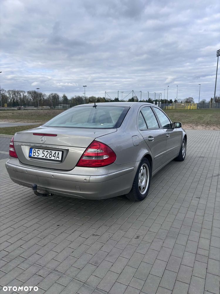Mercedes-Benz Klasa E 200 CDI Elegance - 5