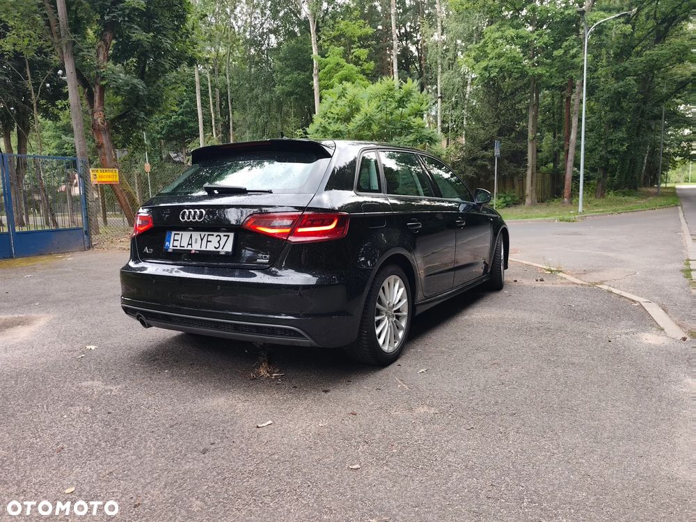 Audi A3 Sportback 1.6 TDI (clean diesel) S line Sportpaket - 3