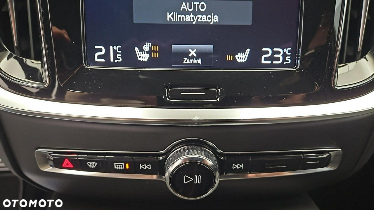 Volvo V60 T8 AWD Plug-In Hybrid R-Design - 19