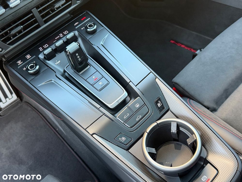 Porsche 911 Carrera T-Hybrid 4 GTS - 19