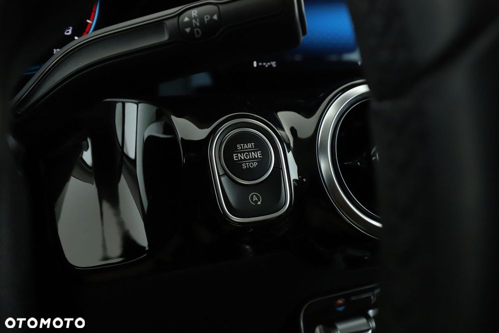 Mercedes-Benz GLA - 22