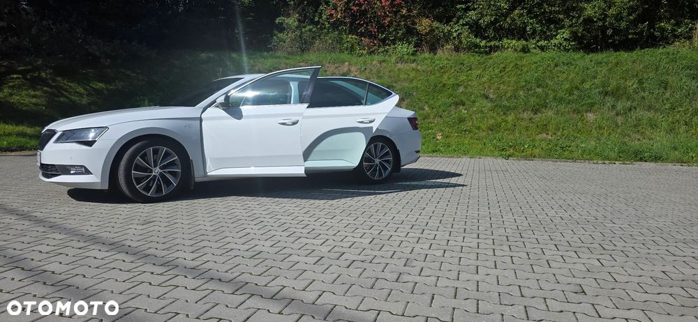 Skoda Superb 2.0 TDI 4x4 L&K DSG - 26