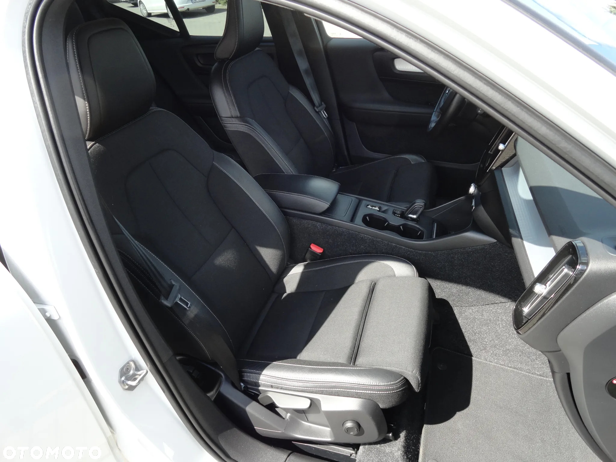 Volvo XC 40 D3 SCR Momentum Core - 11