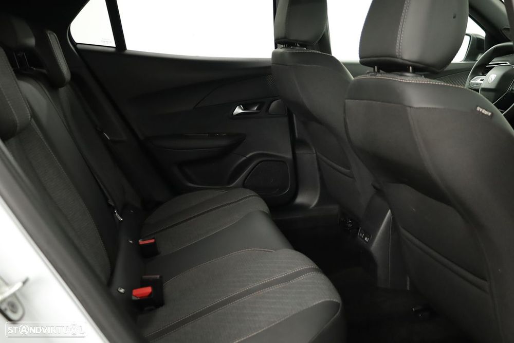Peugeot 2008 1.2 PureTech Allure - 23