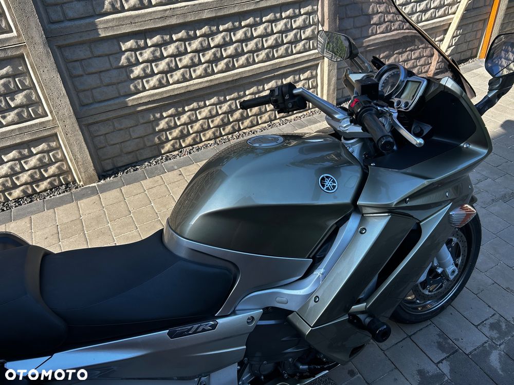 Yamaha FJR - 10
